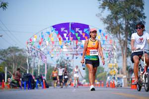 BIB: 40095
                            <button type="button" onclick="openModal(10093049)" class="btn btn-primary btn-sm float-right btn-popup" data-toggle="modal" data-target=".modal-high-quality">
                        <i class="fas fa-shopping-cart"></i> Add to Cart
                    </button>
                                            <button type="button" onclick="isThisMe(10093049, true)" class="btn btn-success btn-sm float-right btn-popup btn-isme hidden" data-toggle="tooltip" data-placement="bottom" title="นี่คือรูปของคุณใช่ไหม คลิกที่นี่เพื่อเอาเข้าอัลบั้ม">
                        <i class="fas fa-plus"></i> Add to album
                    </button>
                    <button type="button" onclick="isThisMe(10093049, false)" class="btn btn-warning btn-sm float-right btn-popup btn-isnotme hidden">
                        <i class="fas fa-ban"></i> Remove from album
                    </button>